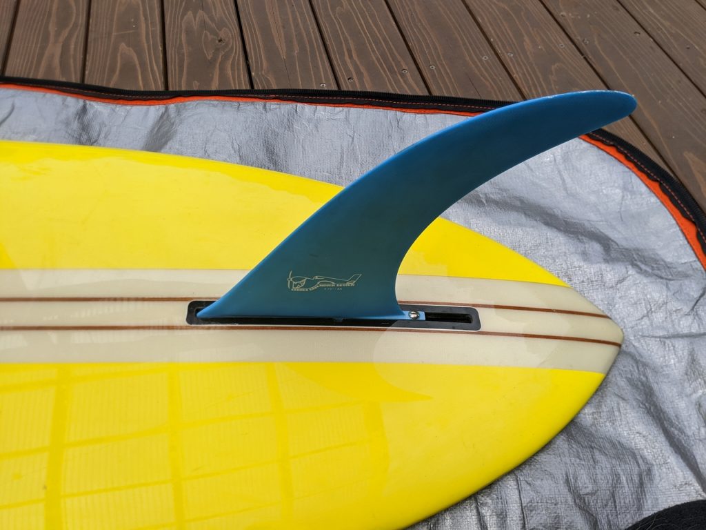 初心者】ロングボードのシングルフィンの取り付け方を写真付で解説 