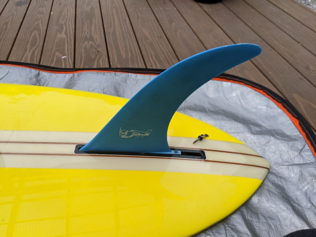 初心者】ロングボードのシングルフィンの取り付け方を写真付で解説 | Surf or not サーフィンブログ