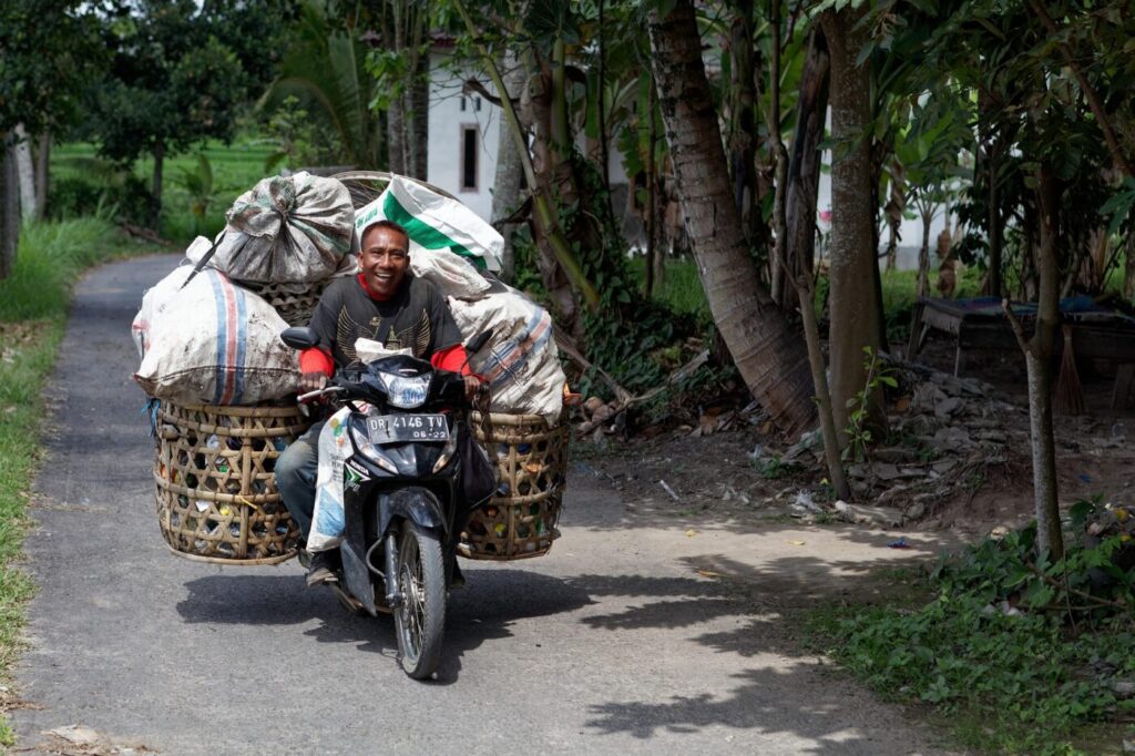【初心者必見】バリ島サーフィンはレンタルバイクが最強!でも免許は?危険は?徹底解説