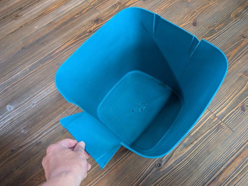 【サーフィンバケツにおすすめ】最適解は「釣り用バッカン」だった？フタとポケットが便利すぎ！