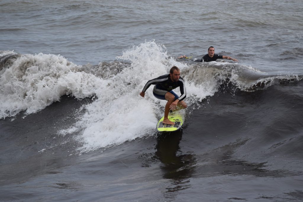 surfer-take-off