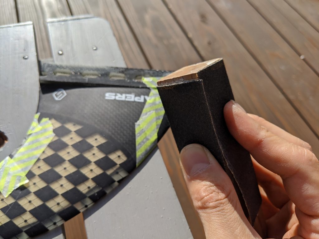 レジンでフィンをリペア
