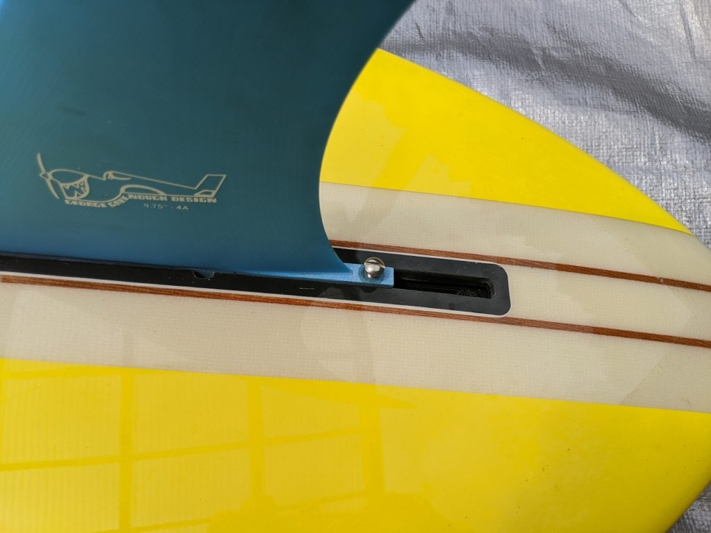 シングルフィンの取り付け方
