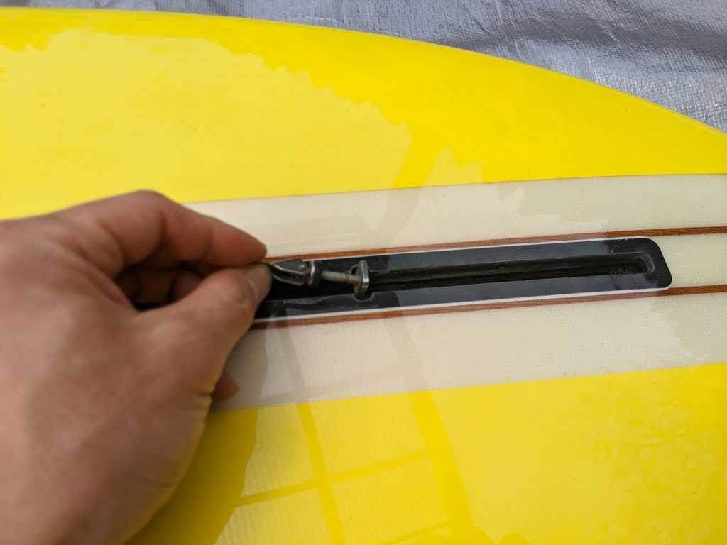 シングルフィン用の便利なボルト