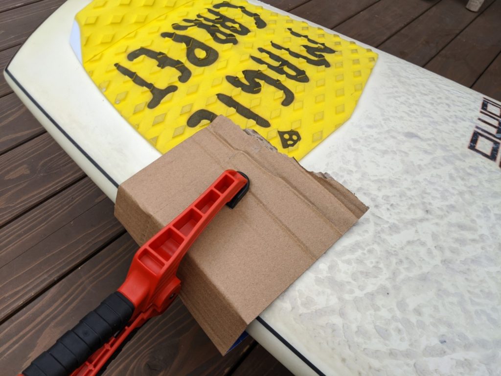 剥がれたデッキパッドを貼り直す方法