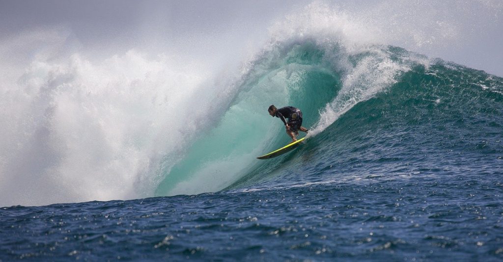 NobodySurfは世界中のサーフィン動画が見れるアプリ