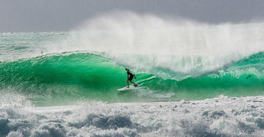 NobodySurfは世界中のサーフィン動画が見れるアプリ