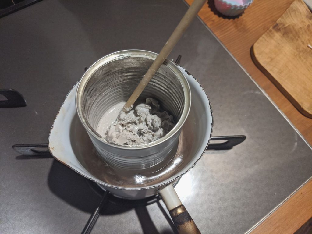 [失敗]剥がしたサーフワックスでキャンドルを自作した話