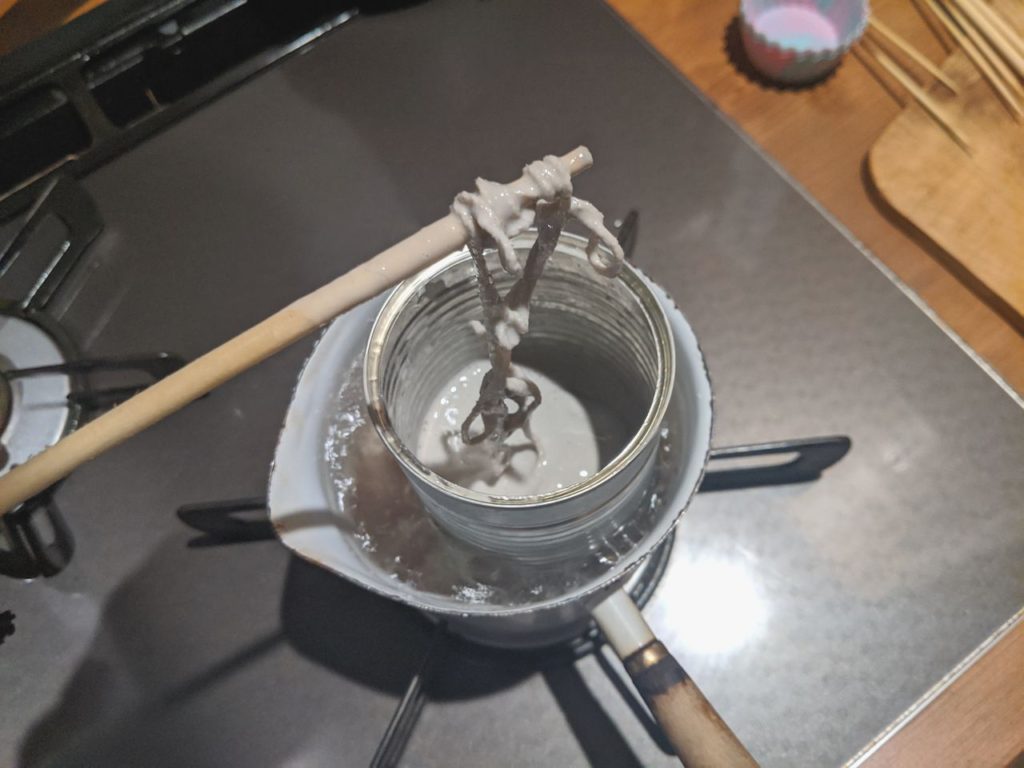 [失敗]剥がしたサーフワックスでキャンドルを自作した話