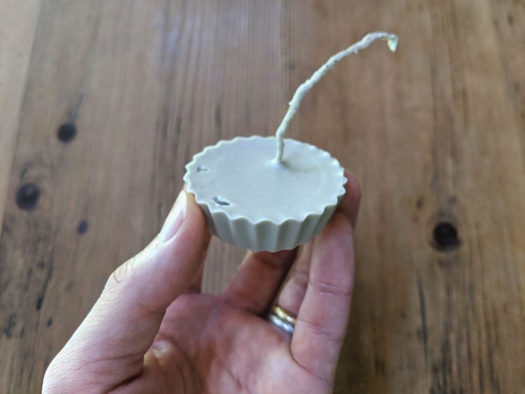 [失敗]剥がしたサーフワックスでキャンドルを自作した話