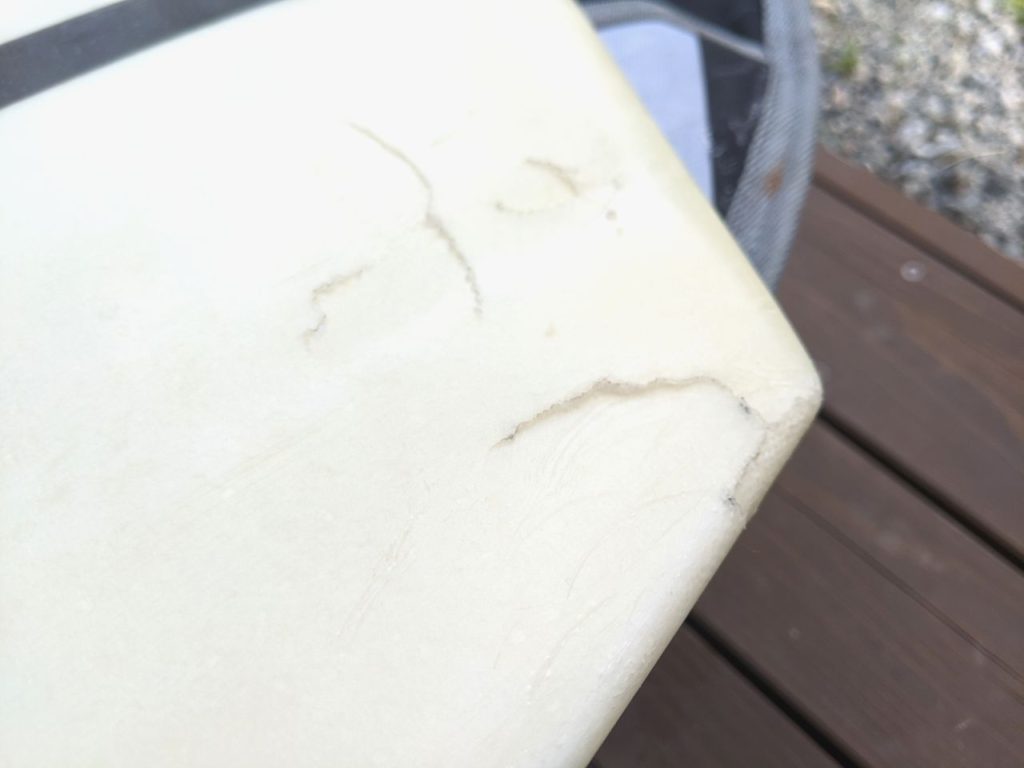 クラッシュしたサーフボードを自分で簡易リペアする pt1 [準備編]