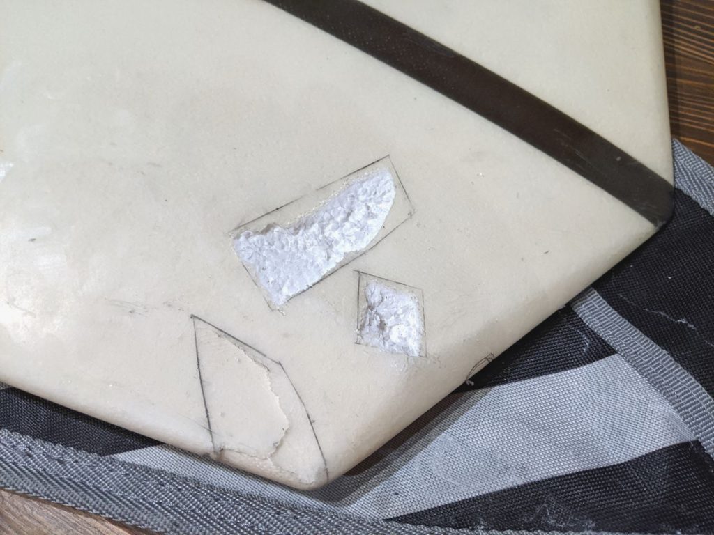クラッシュしたサーフボードをDIY簡易リペア pt2 [切取り編]
