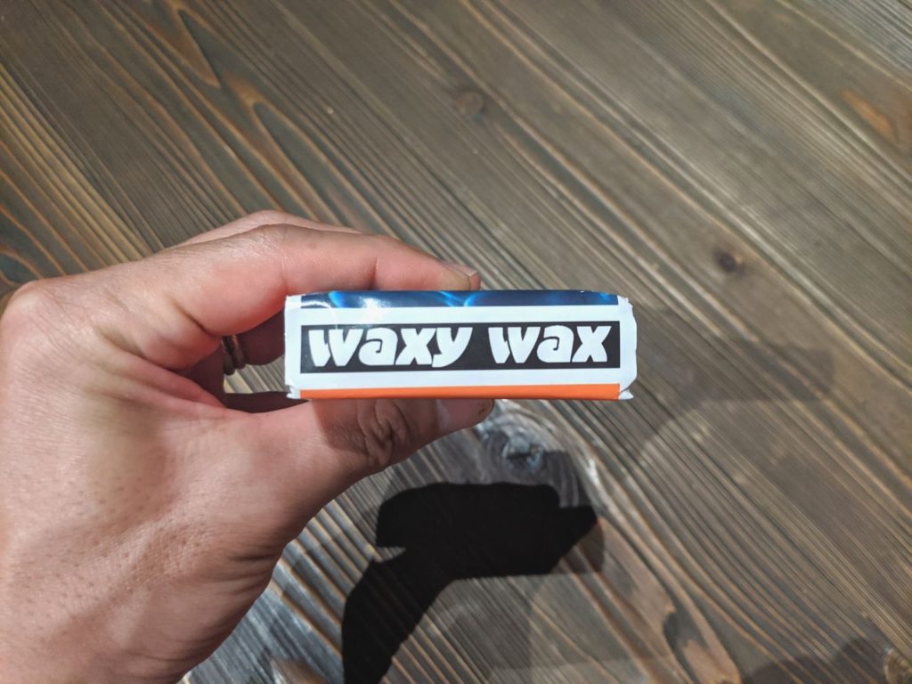 [レビュー] WAXY WAXってサーフワックスどうよ？