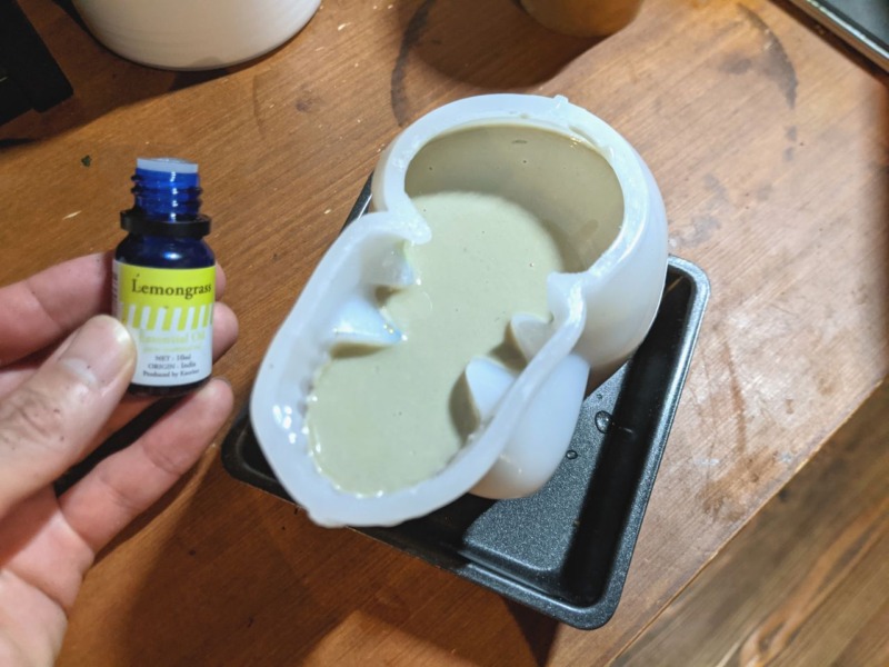 [DIY]剥がしたサーフワックスでアロマワックスバーを自作した話[おっさん力高め]