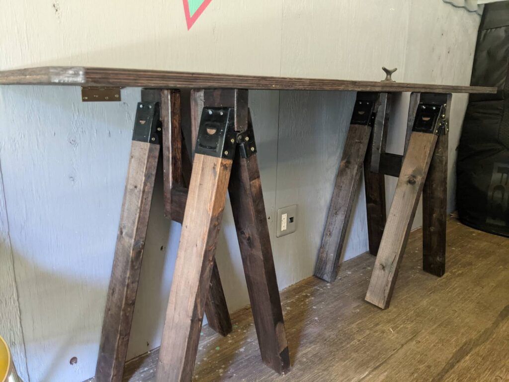 サーフボードのワックススタンドを拡張してテーブルを自作DIY[サーフボード収納]