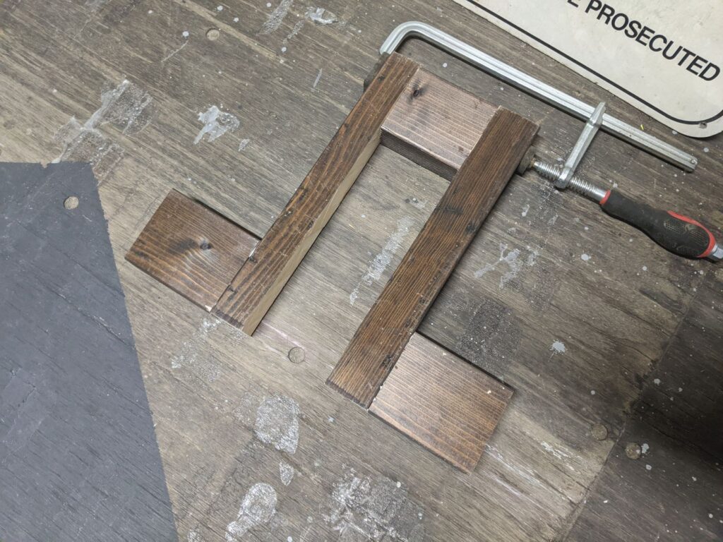サーフボードのワックススタンドを自作DIY[縦置きOK]