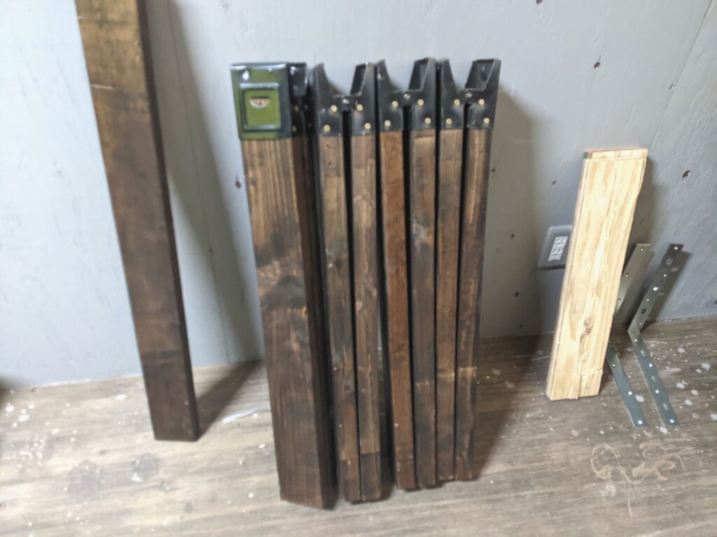 サーフボードのワックススタンドを自作DIY[縦置きOK]