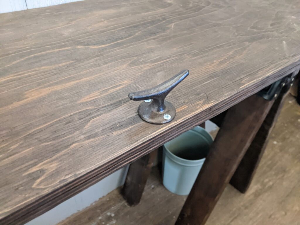 サーフボードのワックススタンドを拡張してテーブルを自作DIY[サーフボード収納]