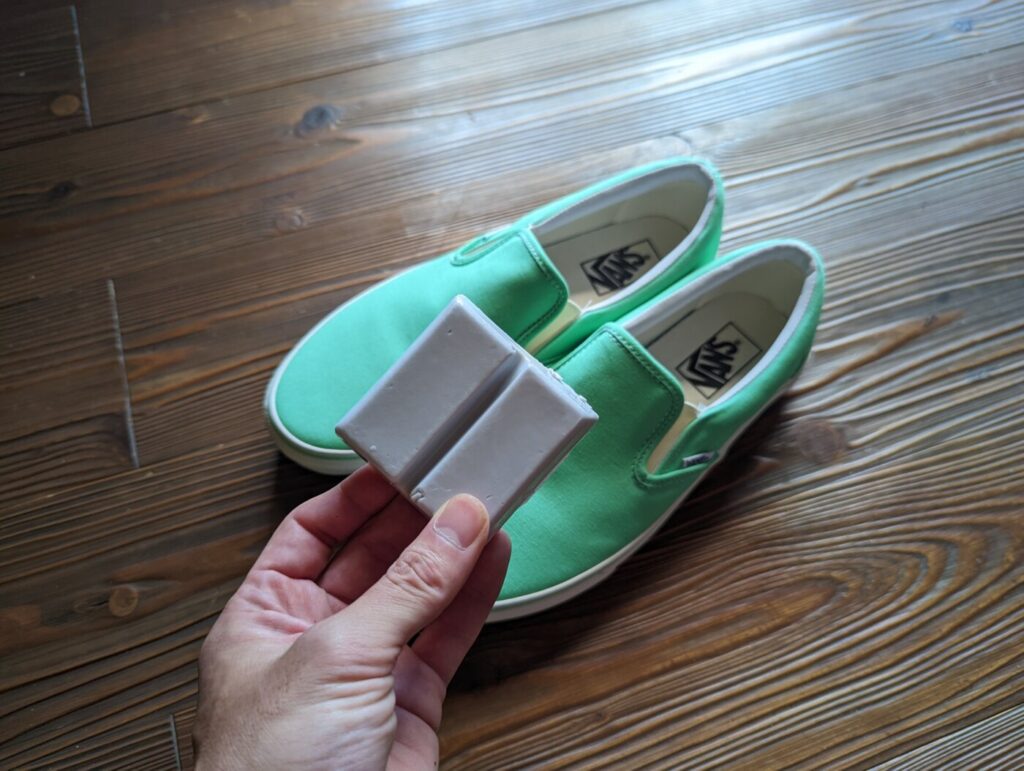 サーフワックスでVANSスリッポンを撥水加工してみた