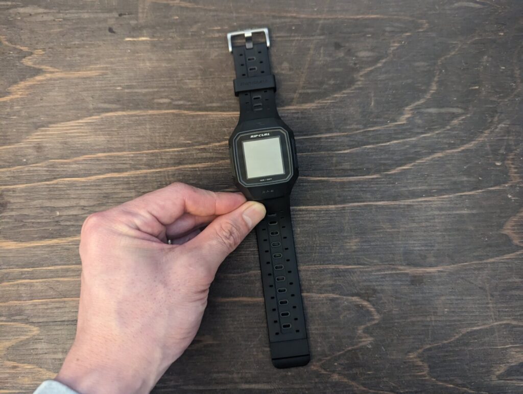 [レビュー]初心者サーファーの上達に役立つ「RipCurl Search GPS2」開封の儀