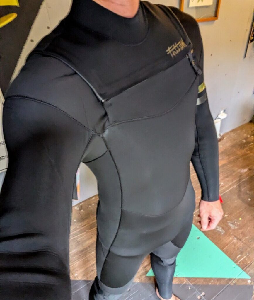FELLOW SURFのウェットスーツどうよ?格安チェストジップフルスーツ買ったからサイズ・評判・特徴レビュー